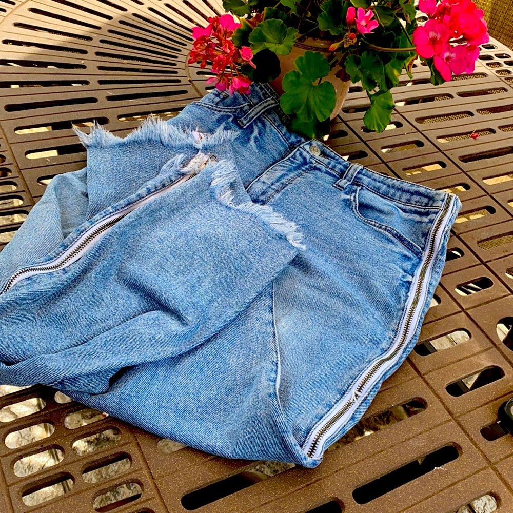 Zippered jeans